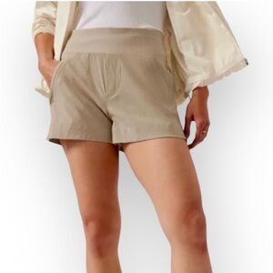 Athleta Trekkie North Short Shorts Plus Size 18 NEW Cream Tan Beige Women’s